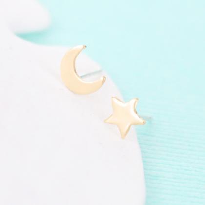 Moon And Star Stud Earrings - Gold